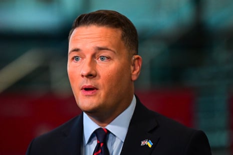 RAF Fairford live updates: Streeting thanks farmer who alerted police but says she has ‘a partial picture’