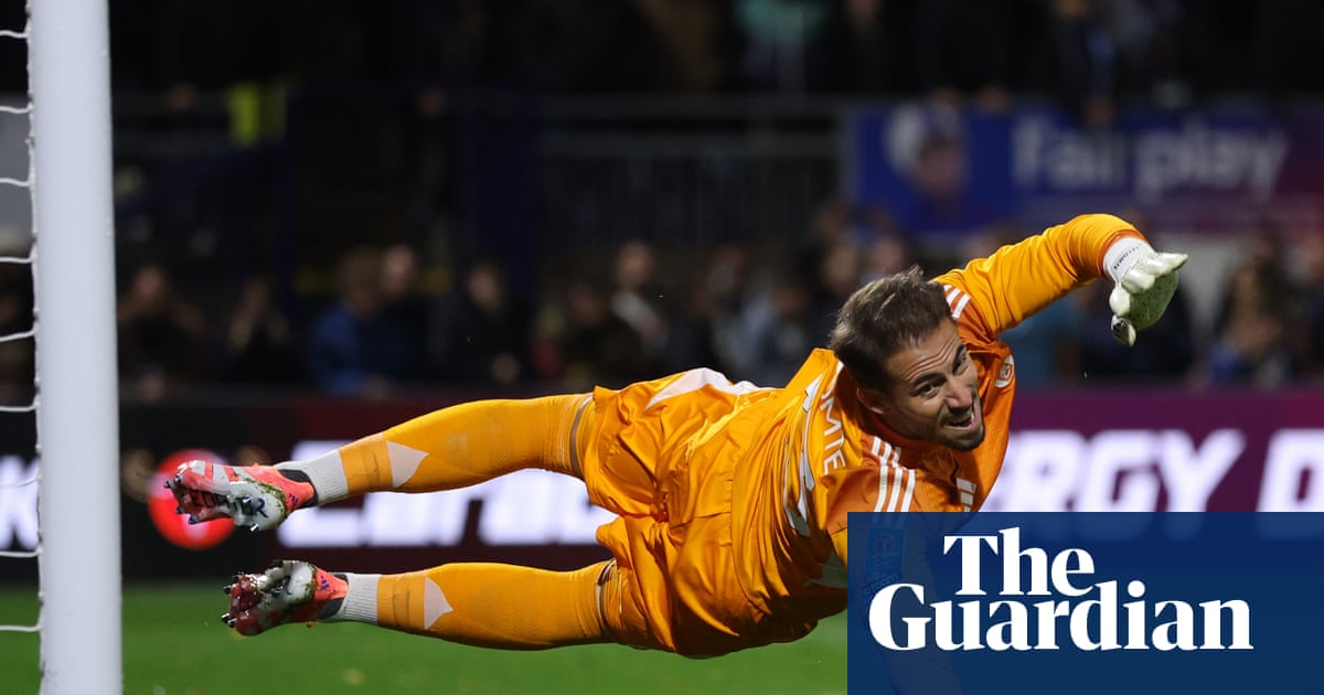 Lecomte’s shootout saves spare Fulham blushes against Wycombe in Carabao Cup