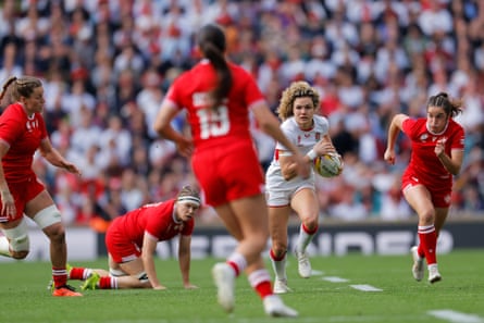 Ellie Kildunne runs towards the Canada tryline before going over to score England’s first try.