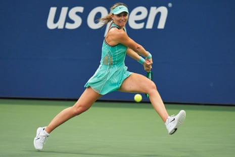 Paula Badosa prepares to play a backhand return to Daria Kasatkina.