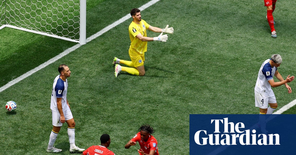 Switzerland’s late surge overwhelms Bosnia and Herzegovina after Muharemovic red card