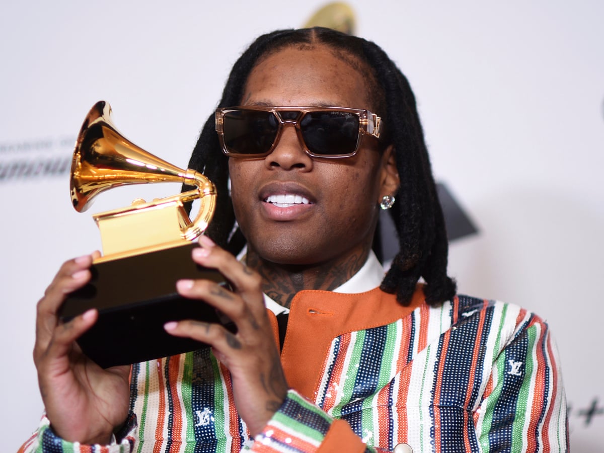 Rapper Lil Durk bị buộc tội tham gia vào âm mưu giết người thuê năm 2022 | Tội phạm Mỹ | The Guardian