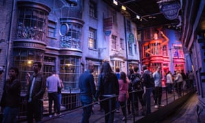 (
Harry Potter and Sherlock Holmes to promote Brexit Britain in 2017
)