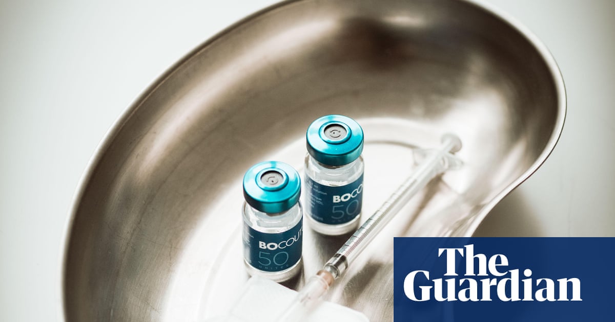 UK health officials issue warning over cosmetic jabs after 38 botulism cases | Plastic surgery UK health officials issue warning over cosmetic jabs after 38 botulism cases | Plastic surgery