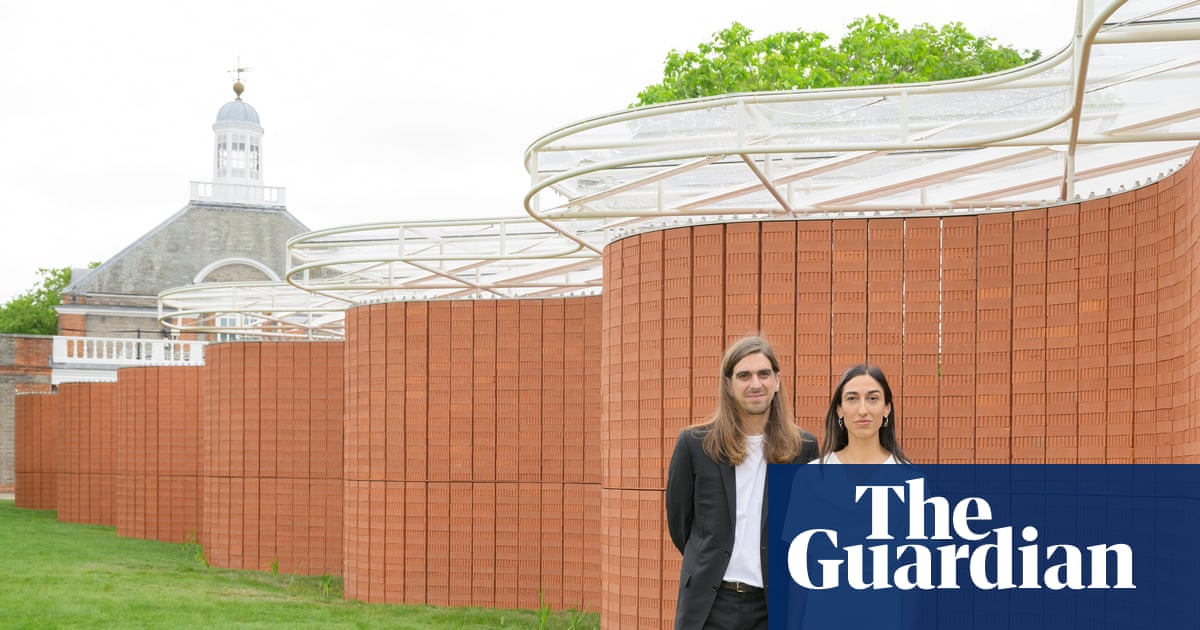 25 Years in the Making: How a 'Crinkle Crankle' Brick Wall Reinvented the Serpentine Pavilion