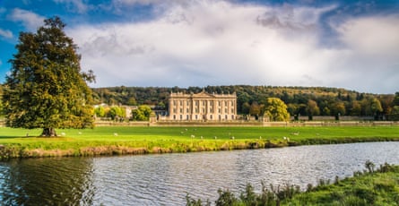 Wide view of Chatsworth House
