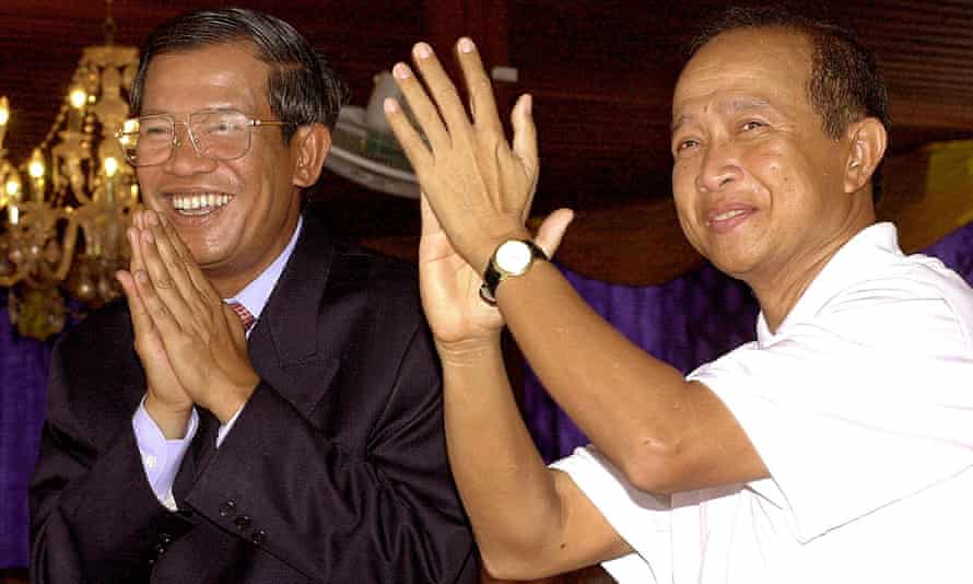 Hun Sen (izquierda) y el príncipe Norodom Ranarit (derecha) fueron feroces rivales que formaron un gobierno de coalición que derrocó al régimen anterior.