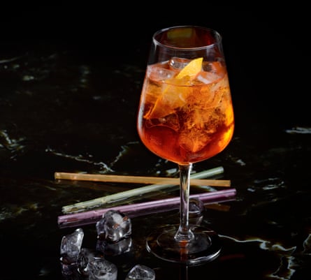 An Aperol spritz cocktail