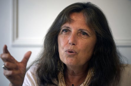 Escritora Cláudia Piñeiro.