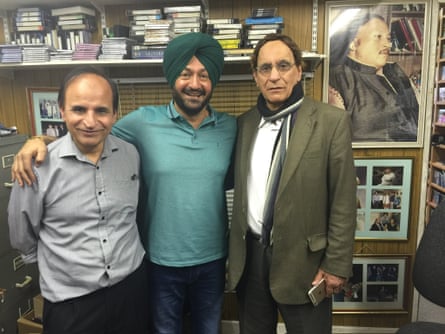 Malkhit Singh, centre, with Muhammad Ayyub, right.
