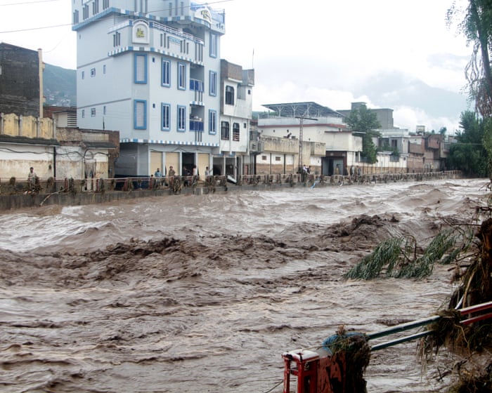 Monsoon Floods in Pakistan Claim Over 320 Lives