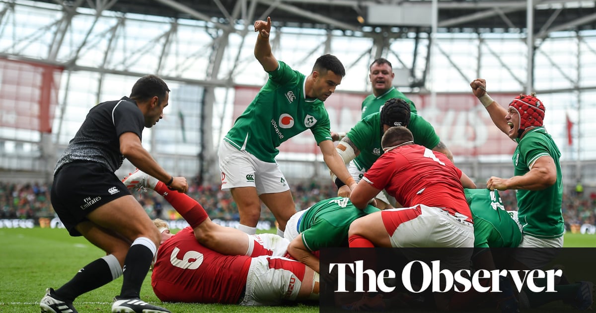 Ireland top rankings after Wales are worn down and suffer fly-half blow