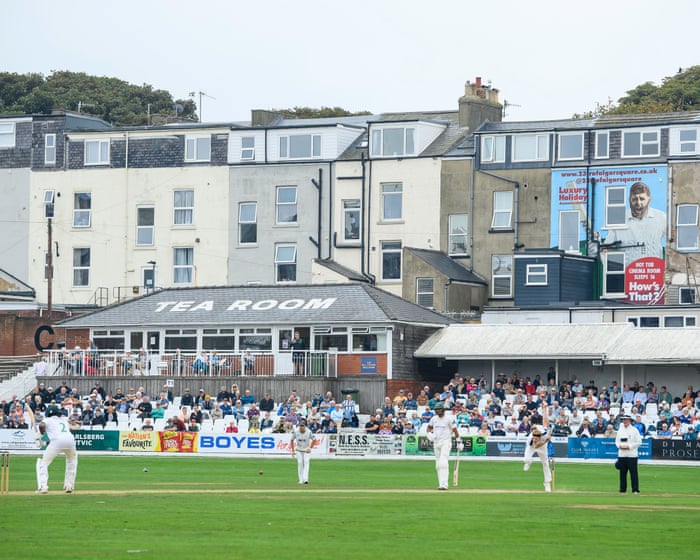 Thumbnail for Durham v Gloucestershire, Glamorgan v Hampshire: county cricket, day three – live