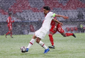 Marquinhos doubles the lead for PSG.
