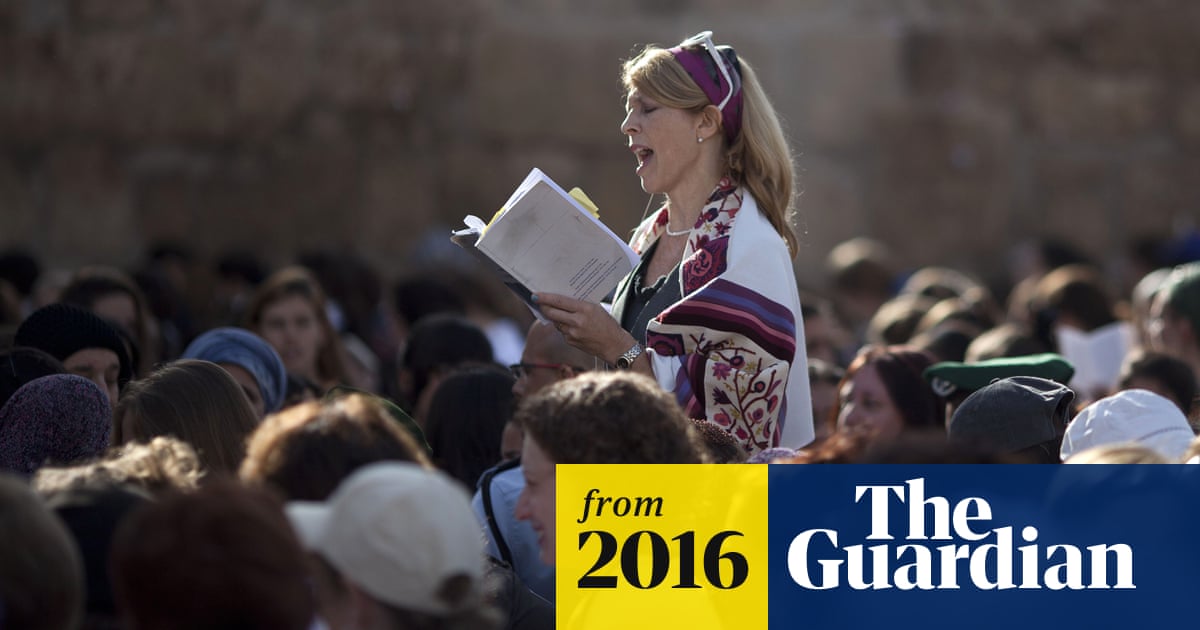 Historic deal allows men and women to pray together at Western Wall