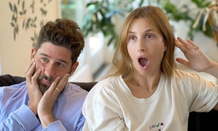 Whitney Port e Tim Rosenman stanno filmando le loro serie su YouTube e Facebook.