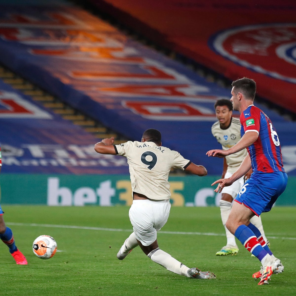 Inside No 9 Martial Excelling In Central Role With Solskjaer S Support Manchester United The Guardian