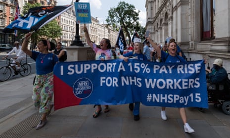 NHS staff protesting in London, 20 June 2021, after the health department advised a 1% pay rise