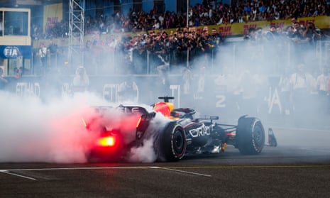F1 drivers reflect on 2023 season as Verstappen secures dominant victory – video