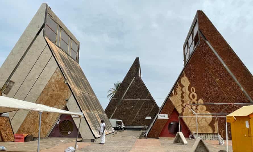 All that’s missing is triangular honey from triangular bees … strongly geometrical buildings at the International Fair of Dakar