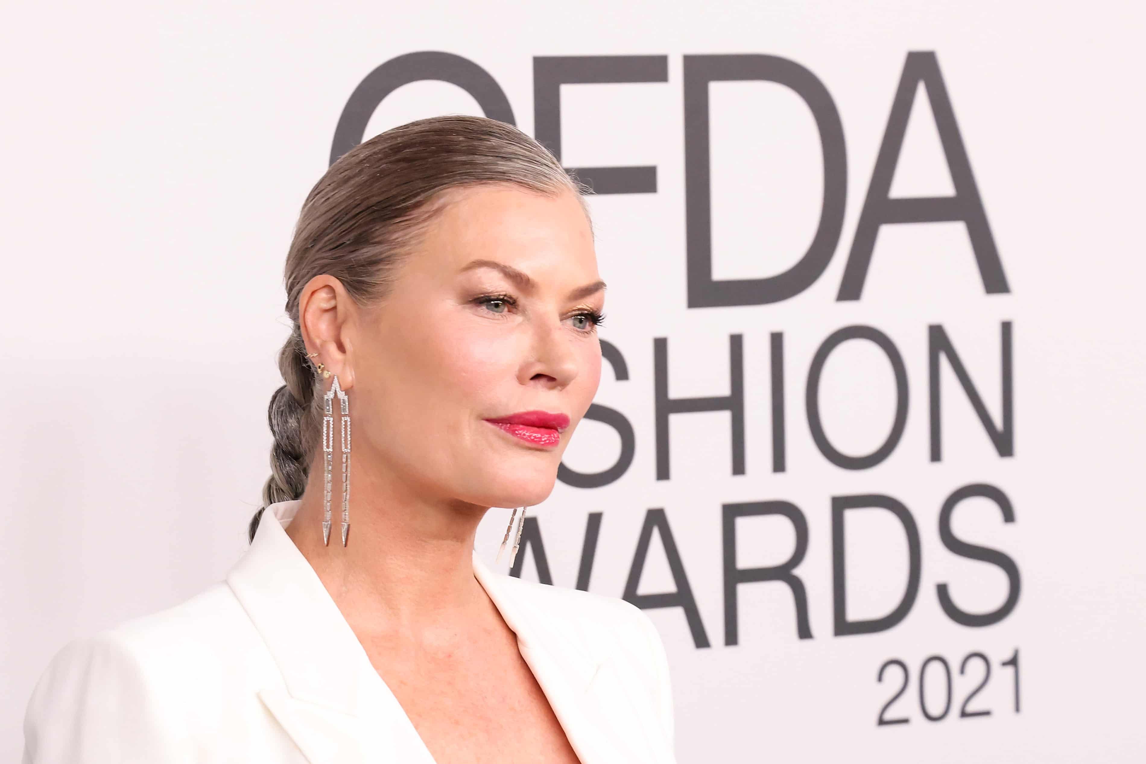 US model ‘elated’ that sexual assault suit against agency boss revived in New York (theguardian.com)