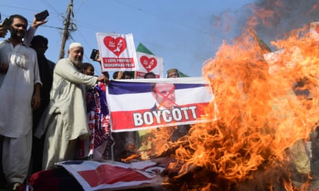 Protests in Karachi against Emmanuel Macron