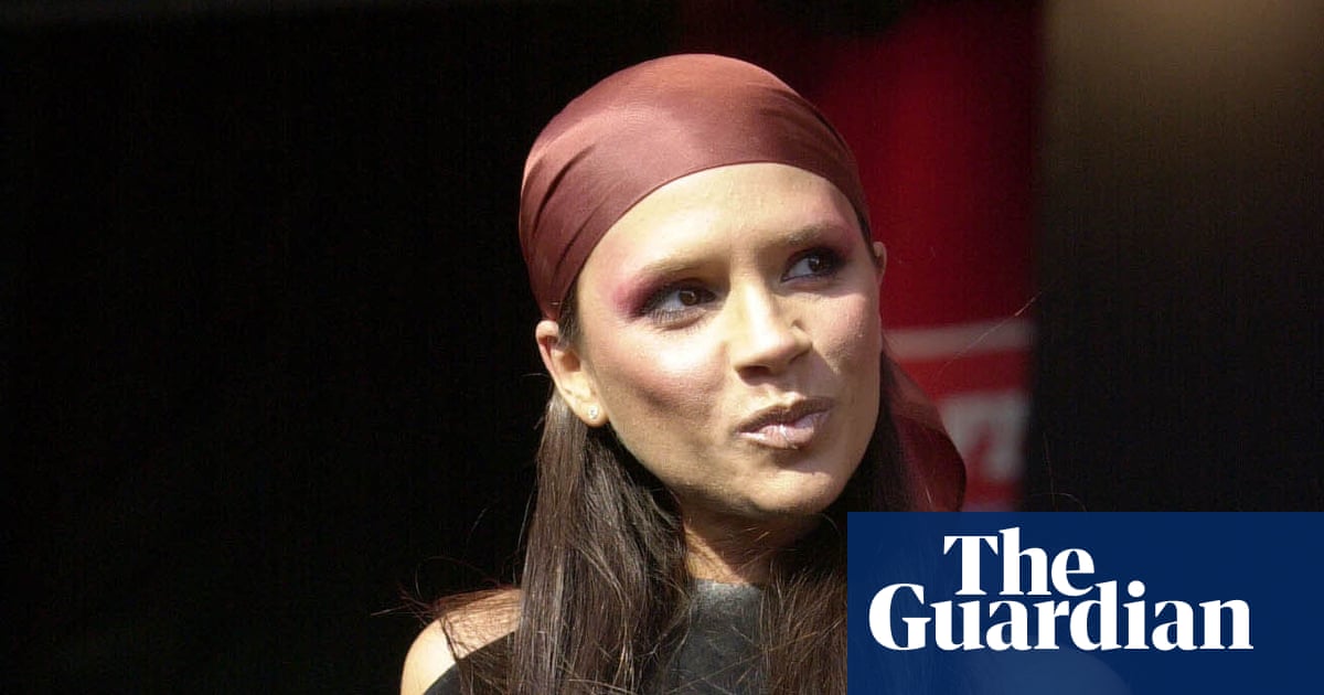 Victoria Beckham tops UK singles sales chart as fans show support over Brooklyn feud