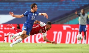 Chelsea’s Cesar Azpilicueta (left) fouls Arsenal’s Pierre-Emerick Aubameyang .
