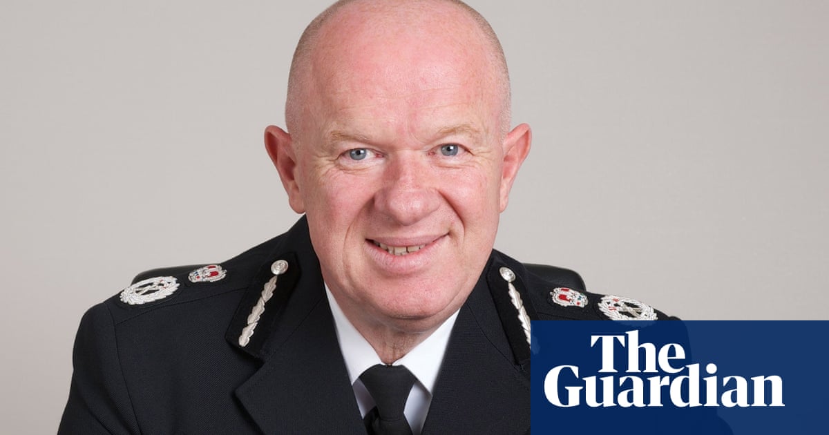 La policía del Reino Unido 'no es policía pensada', dice el nuevo jefe
