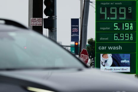 Gas prices are displayed at a gas station in Streamwood, Ill., Wednesday, Sept. 30, 2026. (AP Photo/Nam Y. Huh)