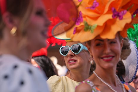 Racegoers queueing astatine nan entranceway arsenic they get for nan first time of Royal Ascot.