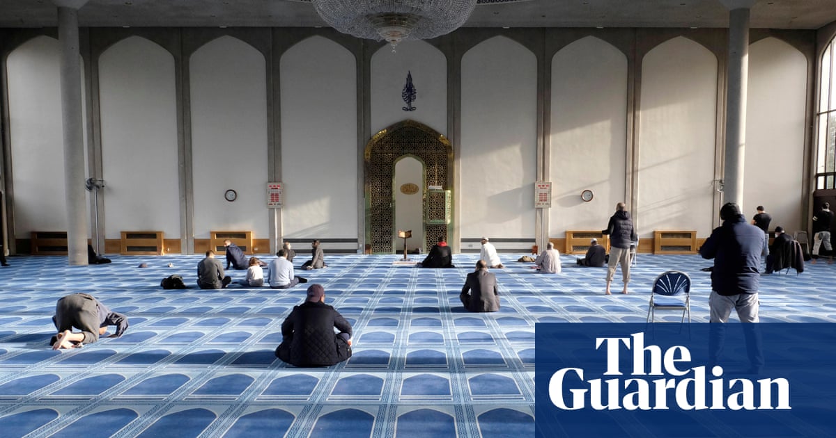 London mosque denies it advised school all prayers could be deferred