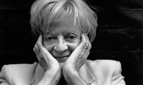 Maggie Smith, Oscar-winning star of stage and screen, dies aged 89 1 Jane Bown's portrait of Dame Maggie Smith, Actress