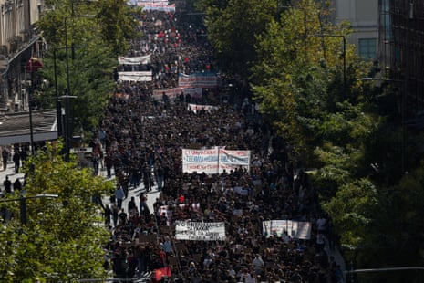Thouands of students march over education conditions and cost of living.