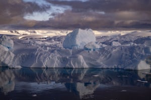 Uma visão do tipo erodido de iceberg