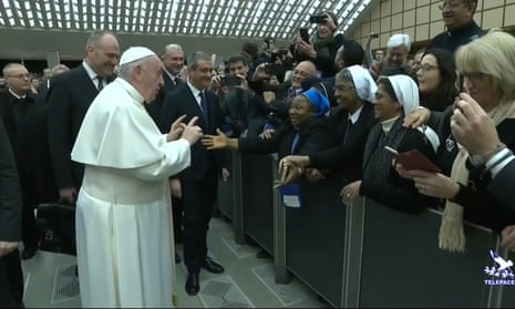 ris Specificitet skulder Don't bite!': Pope jokes to nun at first audience since hand-slap video |  Pope Francis | The Guardian