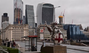 El horizonte de la ciudad de Londres visto desde el Puente de Londres esta semana