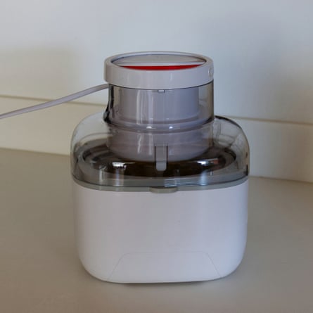 The Cuisinart Solo Scoops ice-cream maker