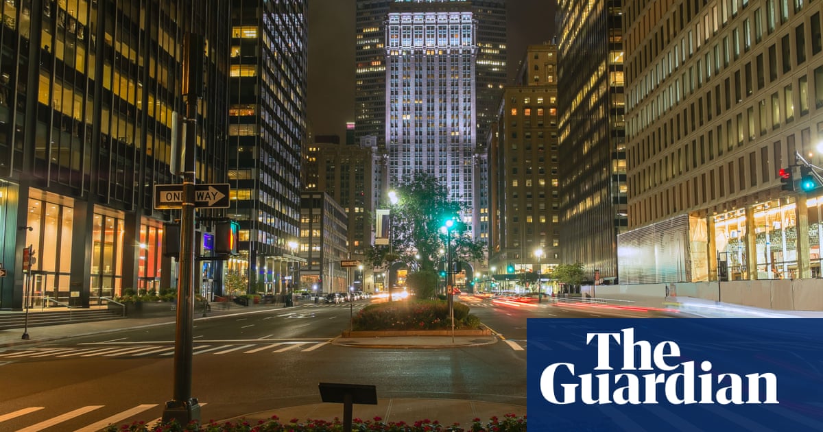 'When streets become supernatural': the joy of walking in cities at night