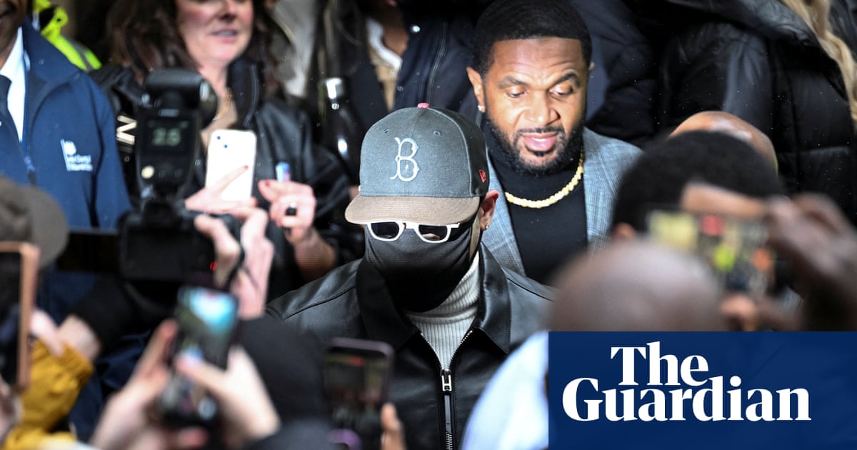 Chris Brown given suspended sentence over bottle attack at London club