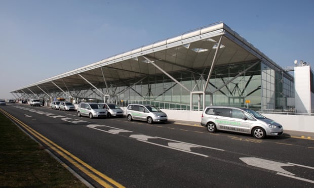 London Stansted drop-off area