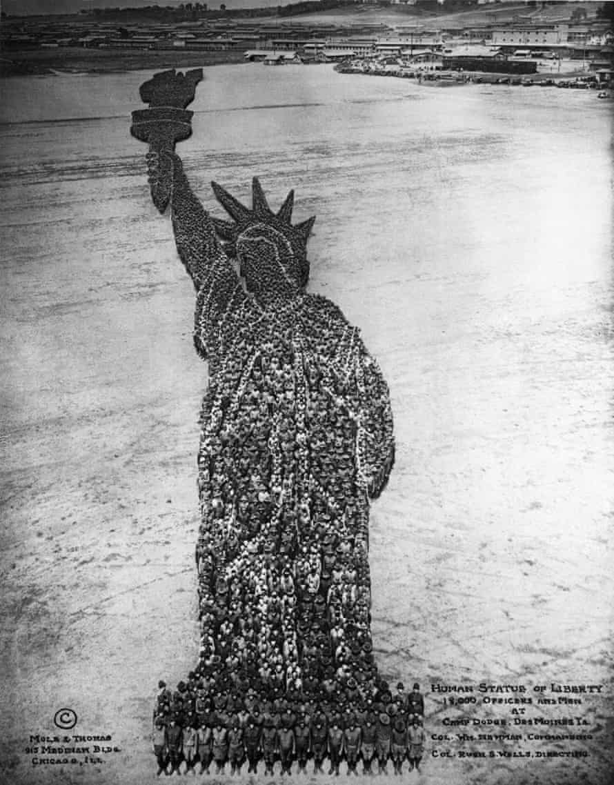 Mole’s human Statue of Liberty.
