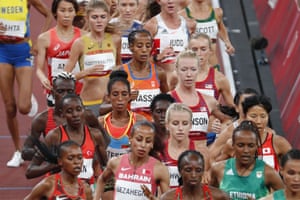 Netherlands’’ Sifan Hassan (cetnre) in the middle of the pack at the early stages of the women’’s 10;000m final.