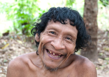 Karapiru spent 10 years alone in the forest after a massacre that killed most of his family. Eventually his was reunited with his son and returned to an Awá community.