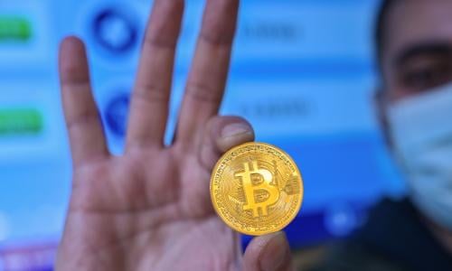 Turkey S Economic Turmoil Drives Bitcoin Frenzy Turkey The Guardian Turkey S Economic Turmoil Drives Bitcoin Frenzy Turkey The Guardian