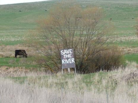 A sign on the banks of the Belubula River near Blayney