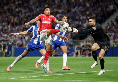 Igor Jesus’ effort is chalked off for a foul on the keeper.