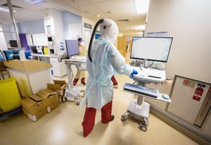 Dr Helen L Simpson in full PPE