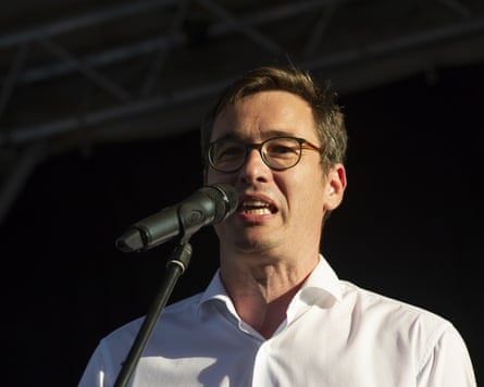 Gergely Karácsony speaks into a microphone at at Budapest Pride in 2021