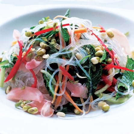 Noodle salad with sprouted beans and peanuts